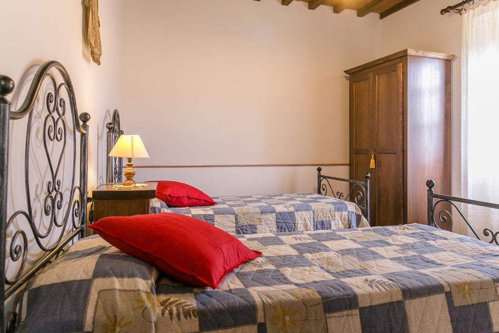 Agriturismo Le Capanne Apartment Кастилион Фиорентино Екстериор снимка